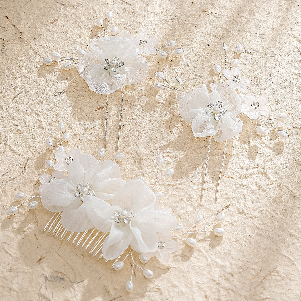 Korean bride's headwear set, faux fabric hand-combed U-shaped hair hairpin, white veil dress accessory details Picture