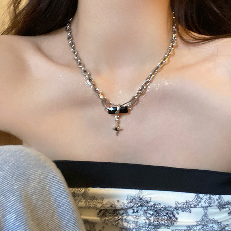 Black zircon starlight necklace for women's summer Instagram hip-hop fashion 2023 new style personalized collarbone chain full figure