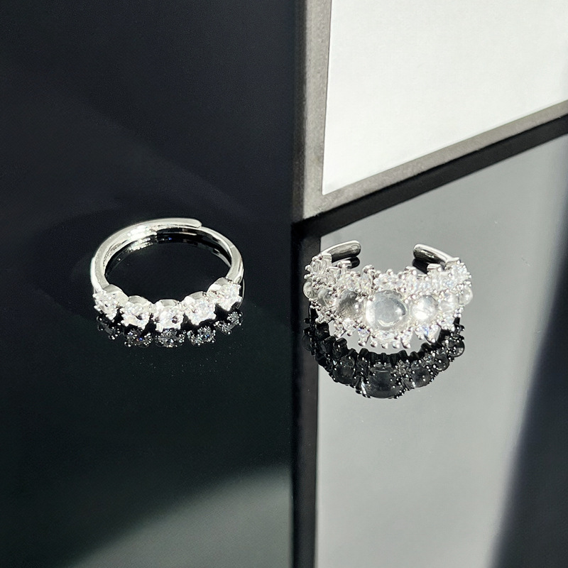The light luxury and niche design of the national trend style, the ice-transparent imitation chalcedony exquisite open ring, a retro ring with a feminine and high-end feel Application Scenario