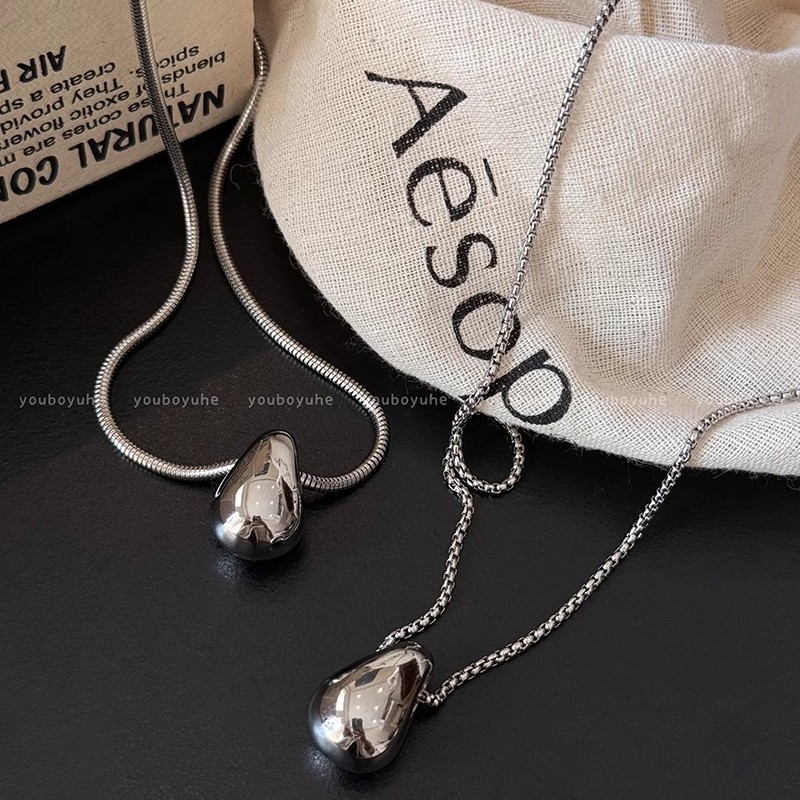Minimalist water drop pendant necklace for women's autumn and winter, simple and fashionable, casual long hoodie sweater chain details Picture