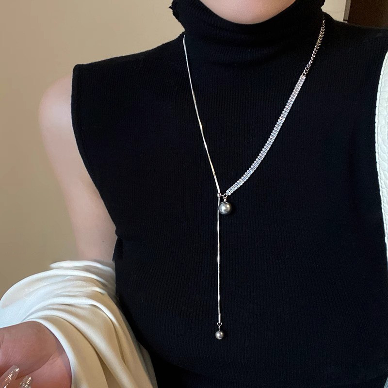 Minimalist silver round ball sweater chain 2023 new style collarbone chain long pearl necklace with feminine charm details Picture
