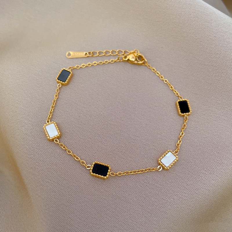 【 All-titanium Steel 】 Dongdaemun's unique and elegant forest-themed black and white square bracelet, a retro gift for female Internet celebrities and best friends full figure