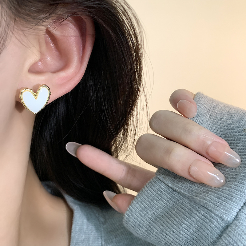 925 Silver Needle Korean new mother-of-pearl heart-shaped earrings, women's ins style, niche design sense, versatile and elegant stud earrings details Picture