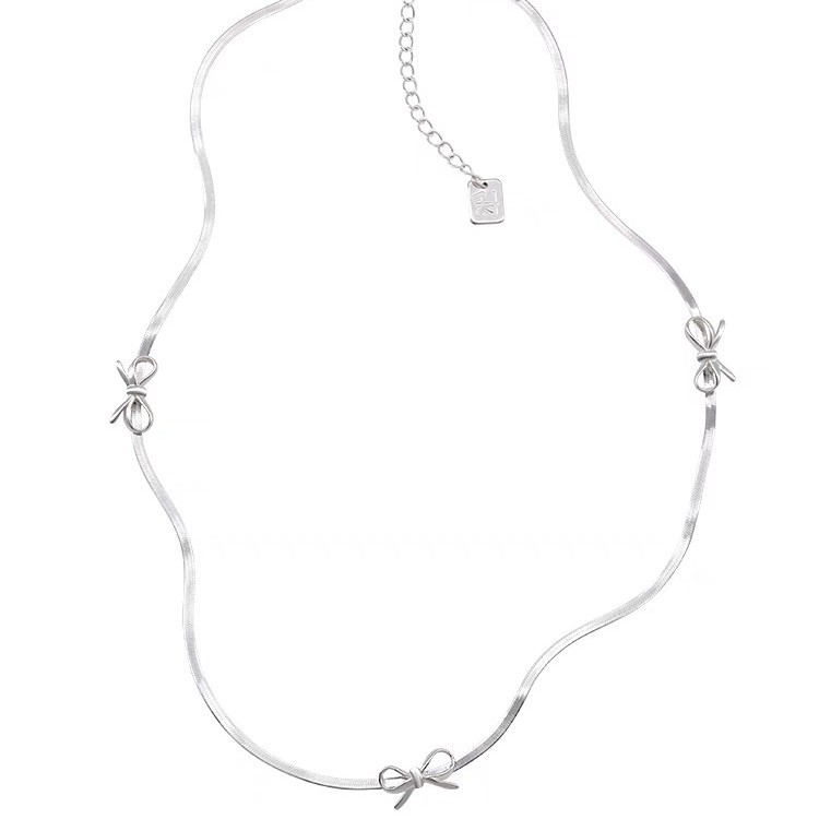 Silver bow necklace for women, summer style, fashionable snake bone chain, niche design choker neck chain, collarbone chain Item Picture