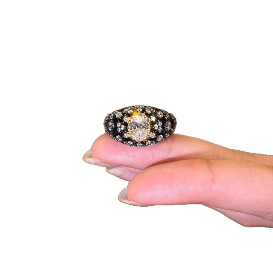 vintager vintage black oval diamond zircon ring for women, exquisite index finger ring, light luxury and high-end ring trend Item Picture