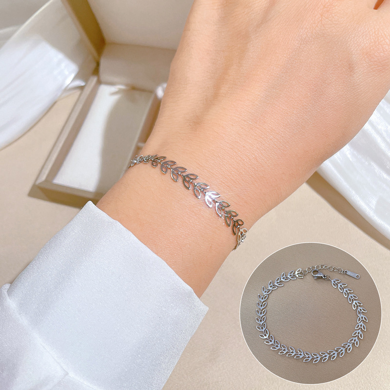 【 All-titanium Steel 】 Dongdaemun's minimalist style clover chain bracelet, a female Internet celebrity's retro best friend Specification drawing