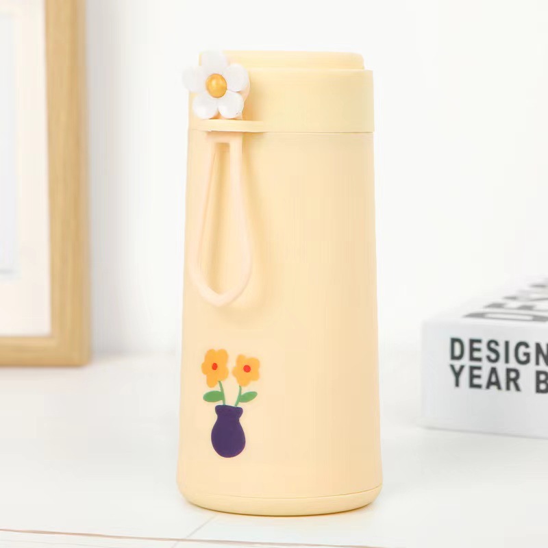 Floral fragrance plastic glass cup, double-layer heat-insulating water cup, anti-scald, cute and creative gift cup, portable hand-held student drinking cup Application Scenario