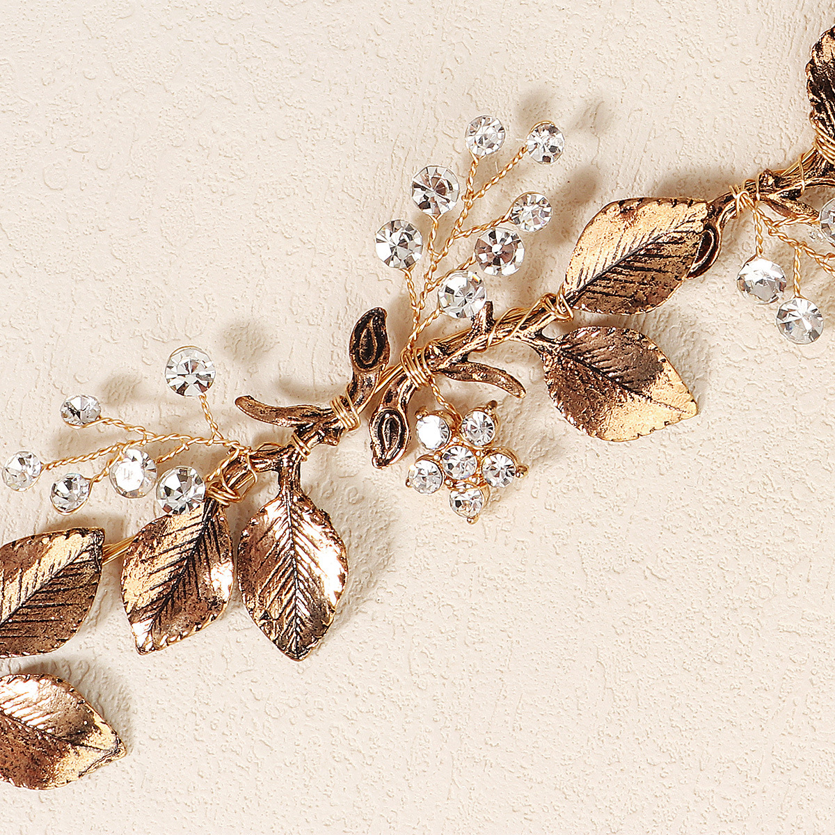 Wedding dress, formal wear, hair accessories, bride's headwear, forest-themed, elegant, simple, aged, retro alloy, handcrafted flower headband and hair band Application Scenario