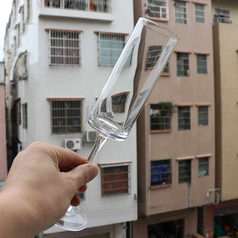 Special offer handcrafted crystal glass straight-through champagne glasses, highball glasses, white wine glasses wholesale, hotel household champagne glasses Application Scenario