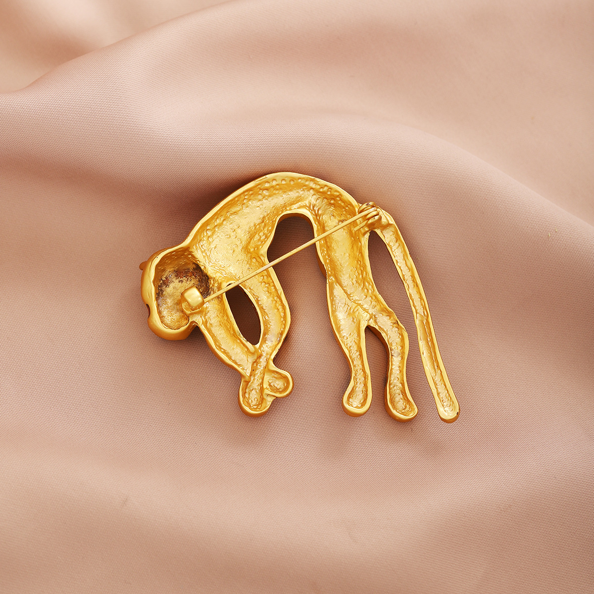 Light luxury three-dimensional enamel colored glass inlaid leopard brooch Vintage vintage unique retro fashion accessory details Picture