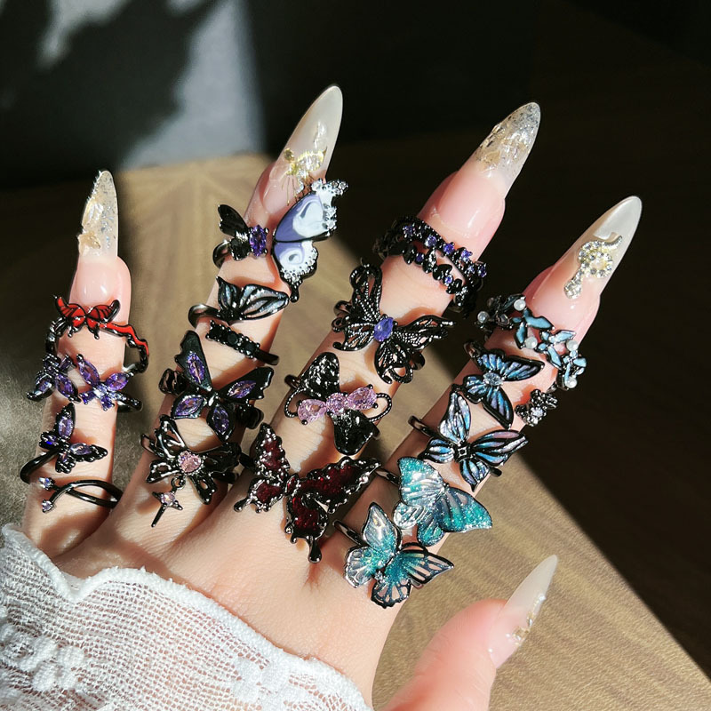 Baroque dark style creative exquisite purple diamond enamel butterfly ring, neutral style punk hot girl personality ring trend Specification drawing