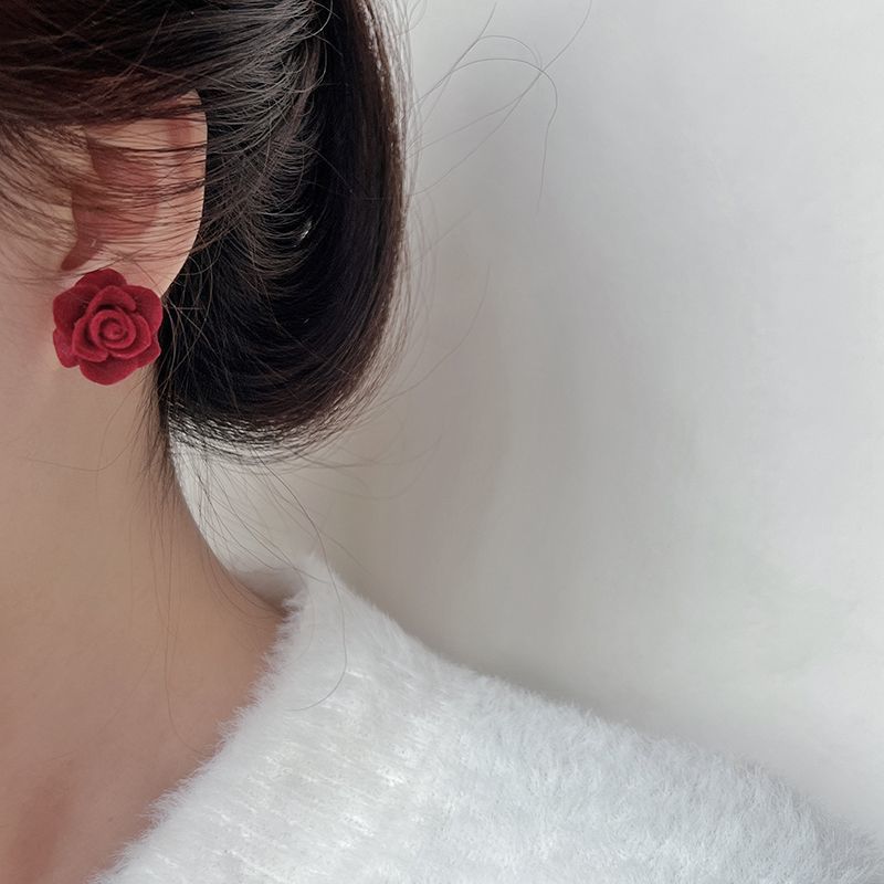 Retro velvet rose ear studs, artistic French wine red, high-end, ethereal and beautiful autumn and winter ear clips, fresh and clean Specification drawing