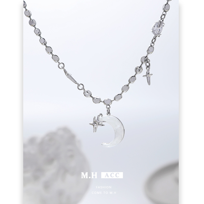 Dreamy and cold star and moon necklace wholesale, classical and elegant, niche design collarbone chain, versatile and cold style accessory Specification drawing