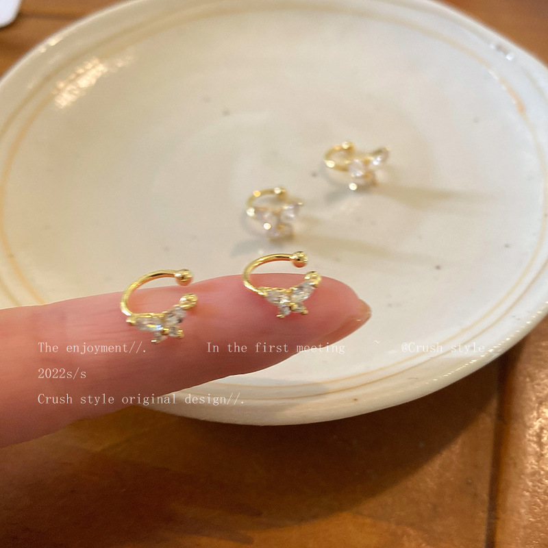 Exquisite zircon butterfly no-ear hole ear clips for women, new light luxury and niche design, ear bone clips, high-end earrings and earrings details Picture
