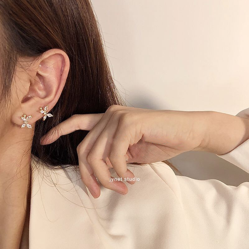 Micro-inlaid zircon butterfly ear bone clips, no ear piercings, female Internet celebrity's elegant forest-style super ethereal ear clips, simple and cold style Specification drawing