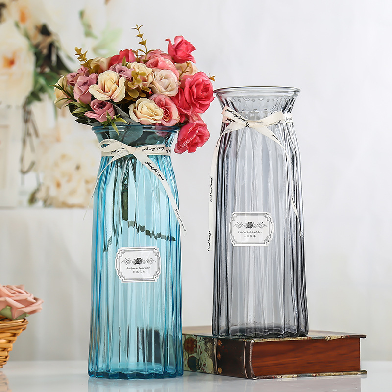 Vase, fresh and simple decorative vase, home glass handicraft vase, vase, origami glass vase Application Scenario