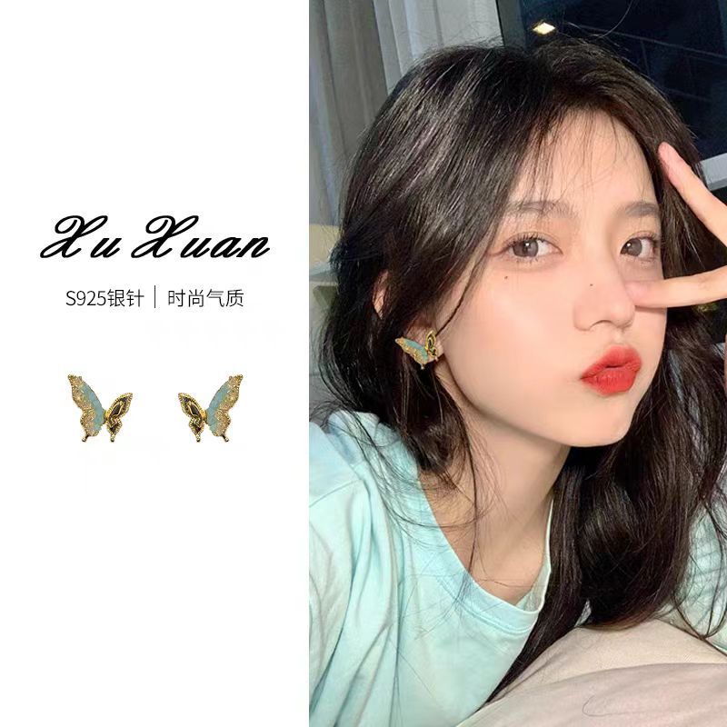 Gradient crystal butterfly stud earrings, forest-style fresh and delicate earrings, a new bestsellers in 2025, retro earrings, and elegant earrings Specification drawing