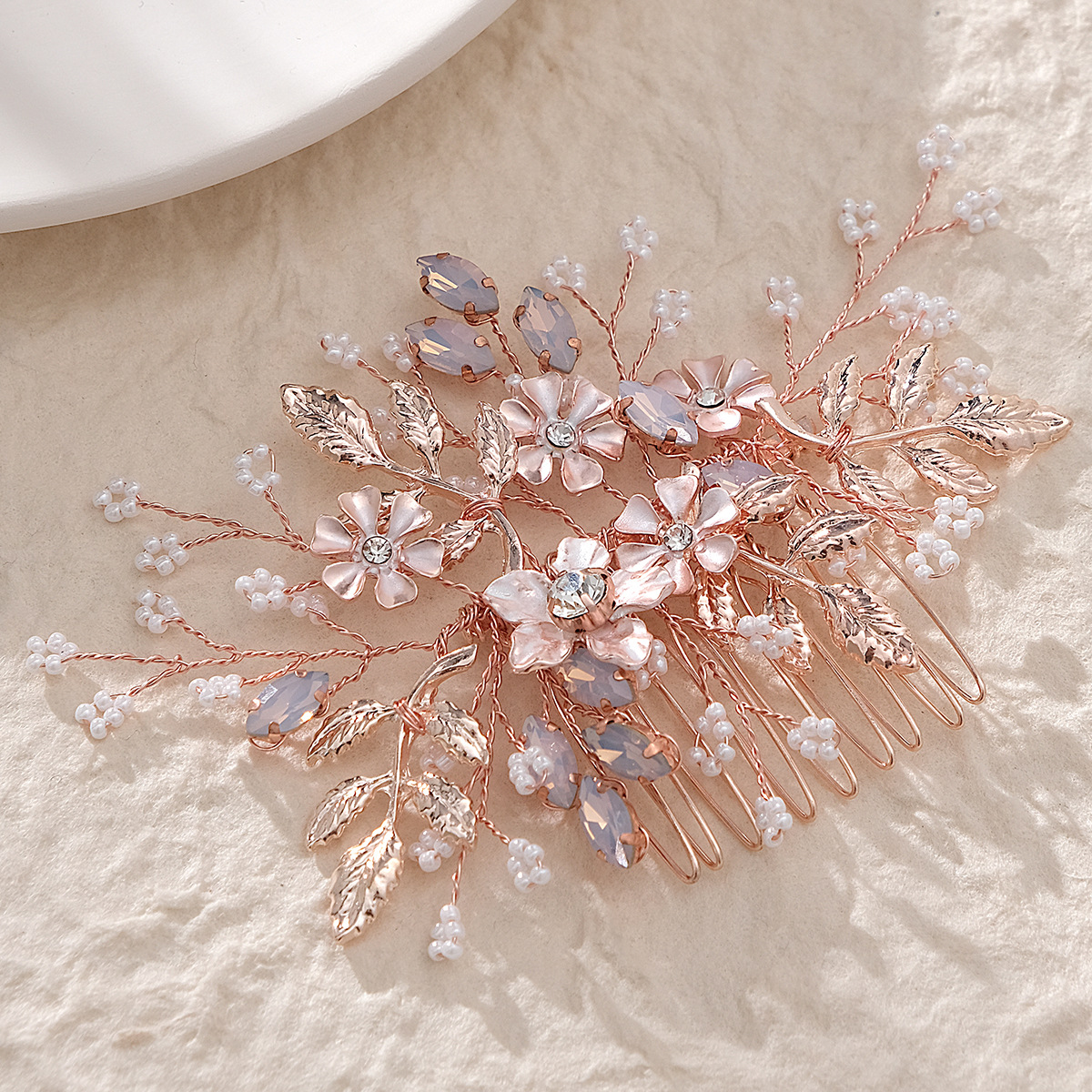 miallo's original designed bridal headwear features a simple European and American floral comb and handcrafted pearl rhinestone bridesmaid combs details Picture