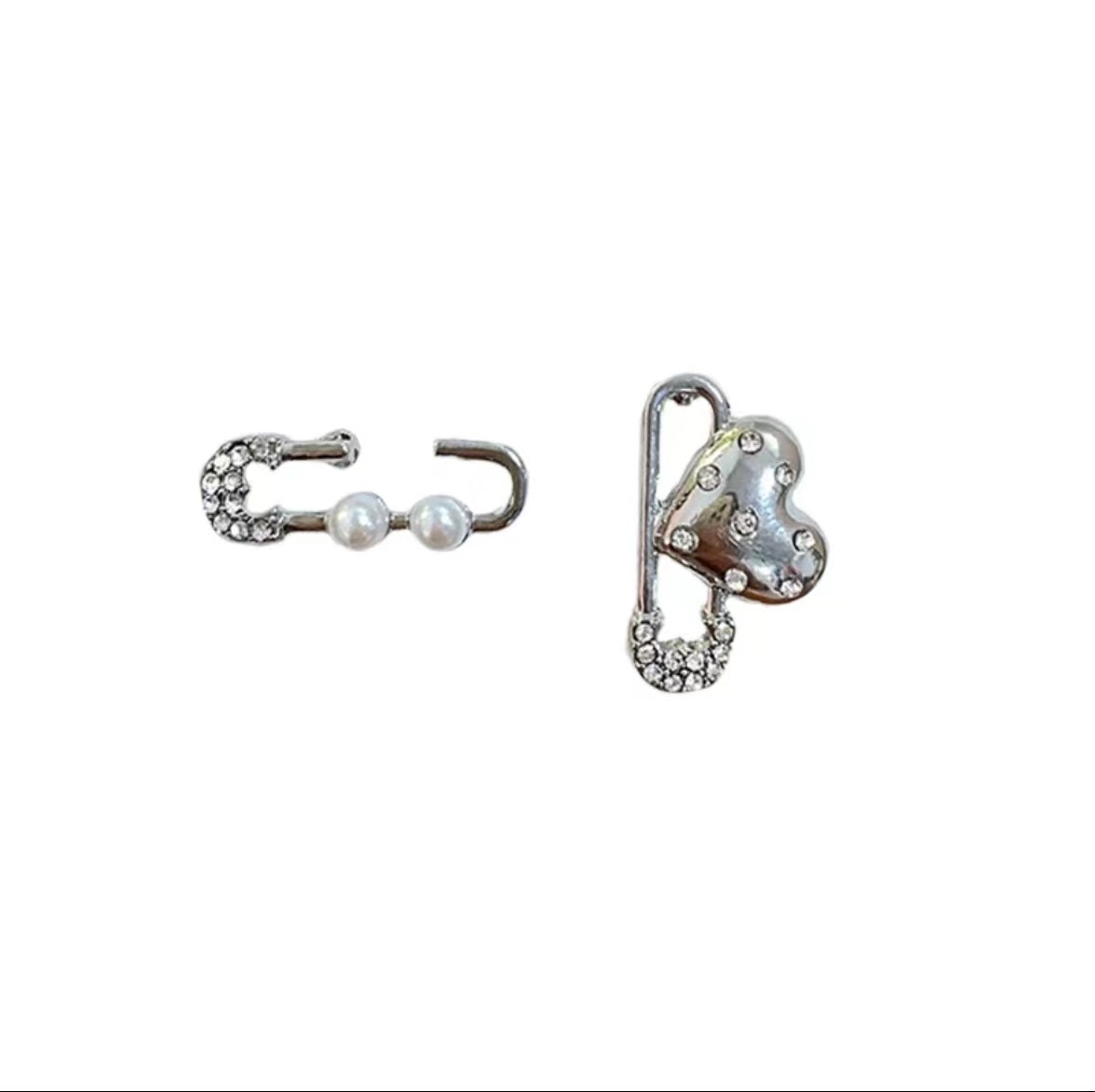 Asymmetrical pearl heart-shaped stud earrings for women, new trendy and niche design sense, individual and fashionable style earrings and earrings Item Picture