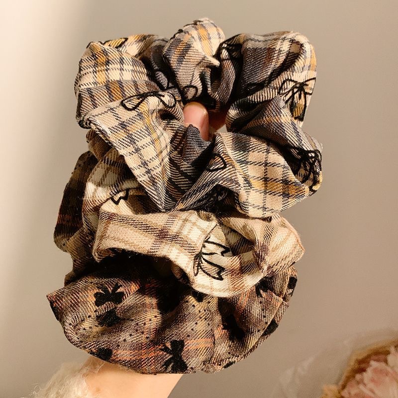 Maillard College style bow, large intestine hair band, Korean-style high-end female hair tie, ponytail bun hair accessory Application Scenario