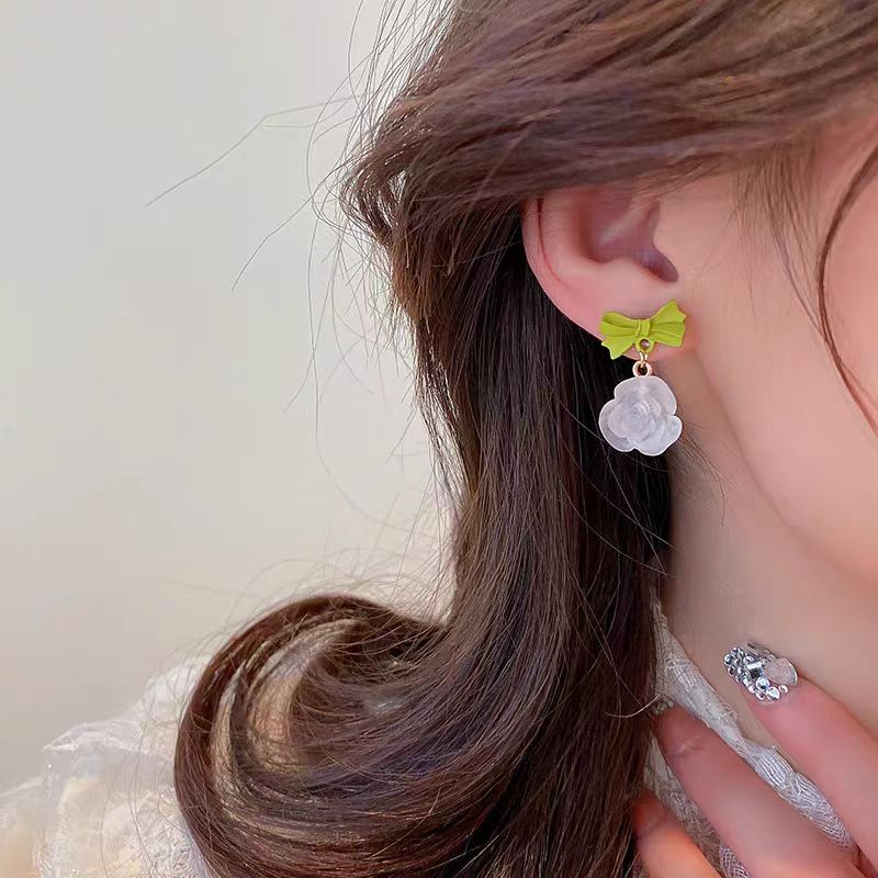 Summer fresh Fruit Green 2025 internet-famous bestseller earrings, niche design sense, floral high-end, sweet and stylish stud earrings details Picture