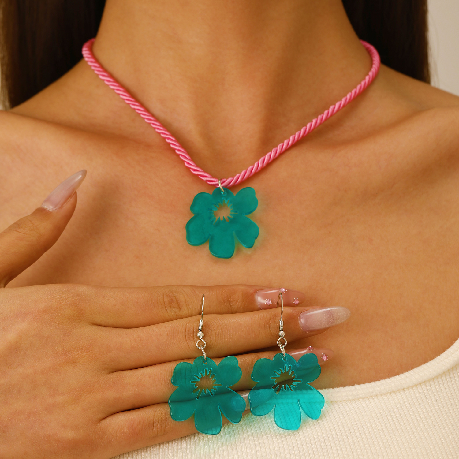 The small red flower necklace of the same style as the Instagram blogger, a versatile Korean summer accessory for women, and colorful dopamine collarbone chain earrings full figure