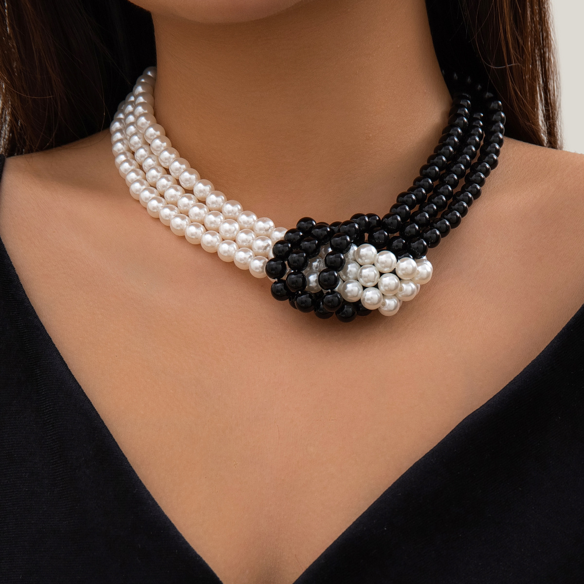 European and American style retro chanel-style multi-layer imitation pearl necklace, French beaded collarbone chain choker for women full figure