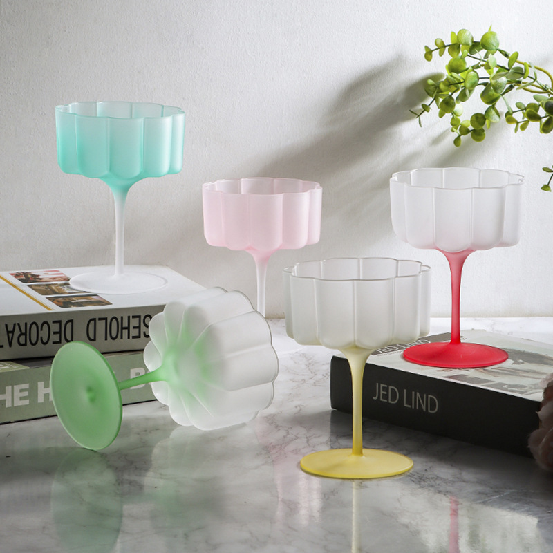 Dessert cup, fresh macaron ice cream cup, antique frosted highball cup, colorful petal glass cocktail cup Specification drawing