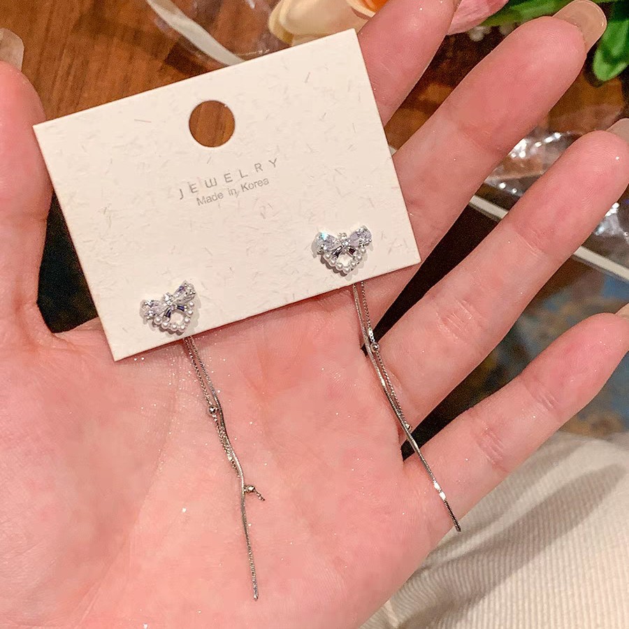 Heart-shaped tassel earrings for women 2025 New bestseller, niche design, high-end long earrings, elegant and light luxury earrings full figure