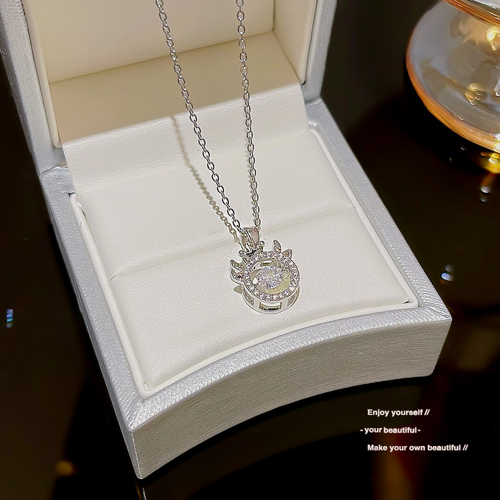 New dynamic deer titanium steel necklace, a fashionable and beating heart for women, a popular collarbone chain, a niche Korean version necklace accessory Specification drawing