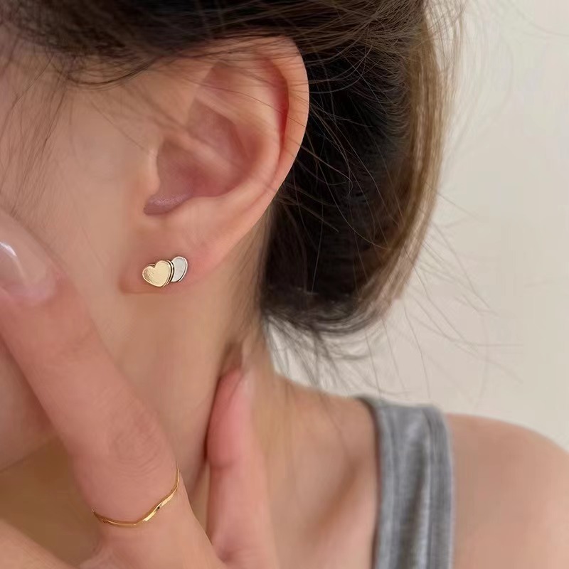Gold and silver color heart-shaped unique ear studs, niche design sense, high-end cool style earrings and earrings 2025 new bestsellers full figure