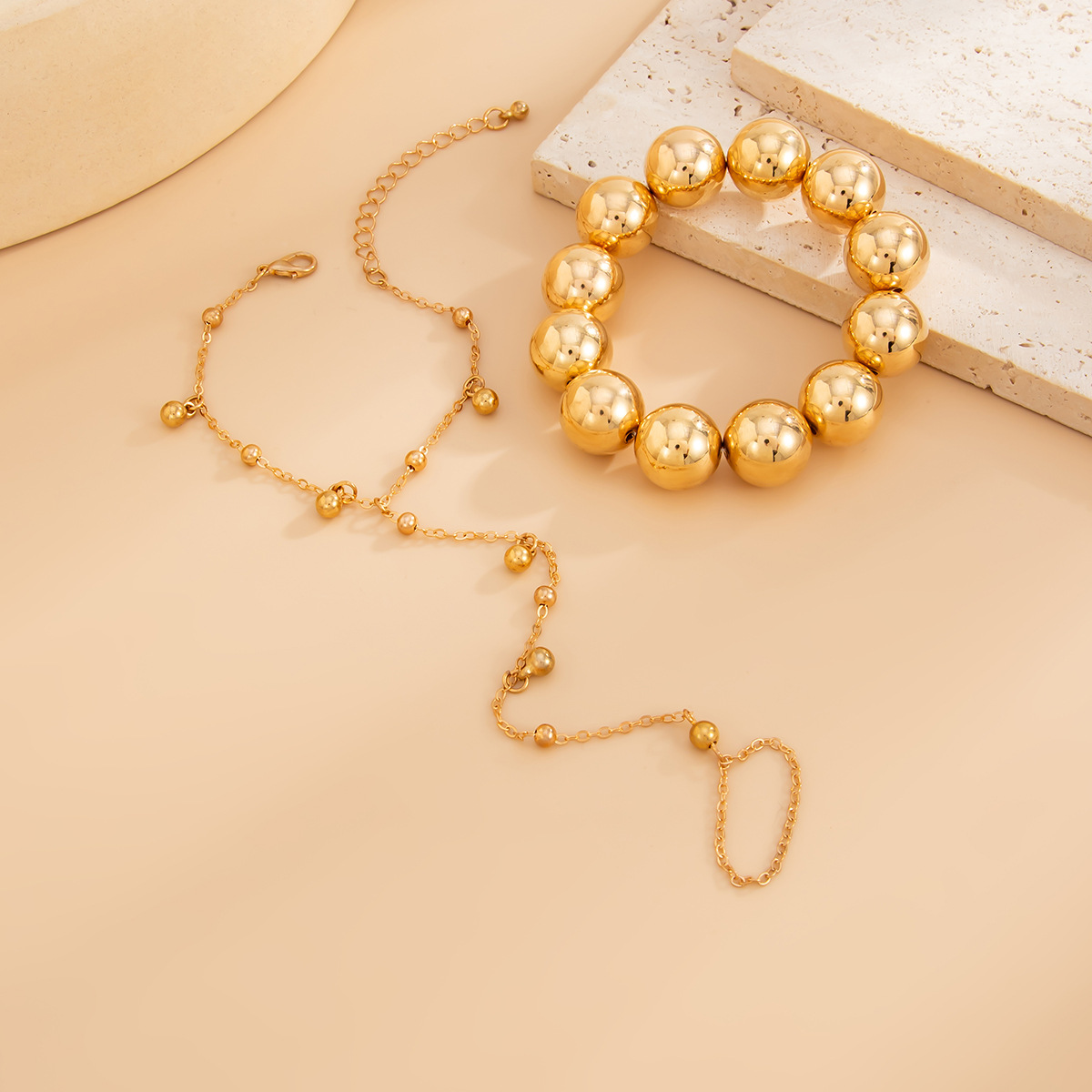 European and American cross-border jewelry design sense CCB beaded chain, finger-linked hand back chain, hollowed-out geometric spiral collarbone chain Application Scenario
