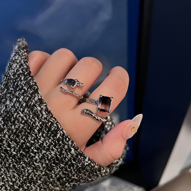 ins niche retro dark style lava personality gradient zircon ring, high-end design sense open index finger ring for women Specification drawing