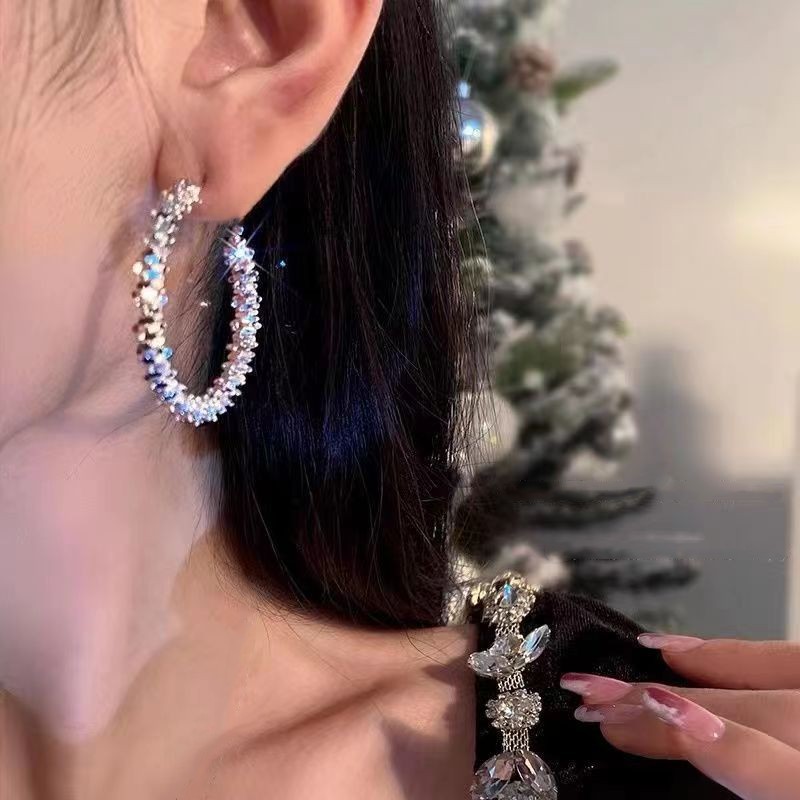 ins niche design sense, super sparkling silver ear rings, women's light luxury, versatile, fashionable and high-end ear studs, cold style earrings Specification drawing