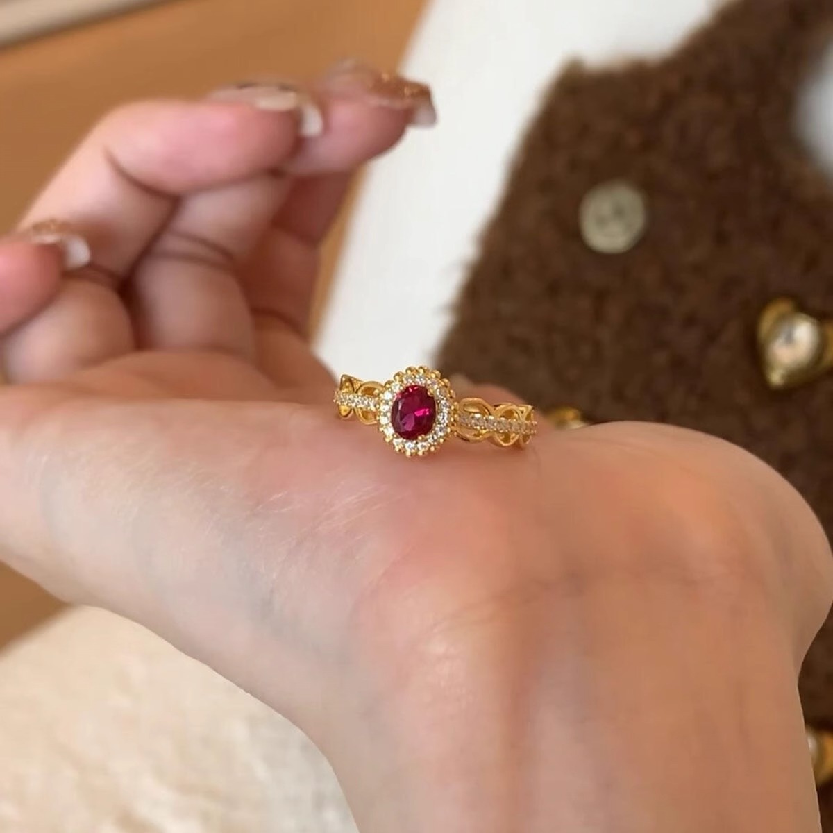A vintage zircon lace ruby ring for women, a unique and niche design with a high-end feel Application Scenario