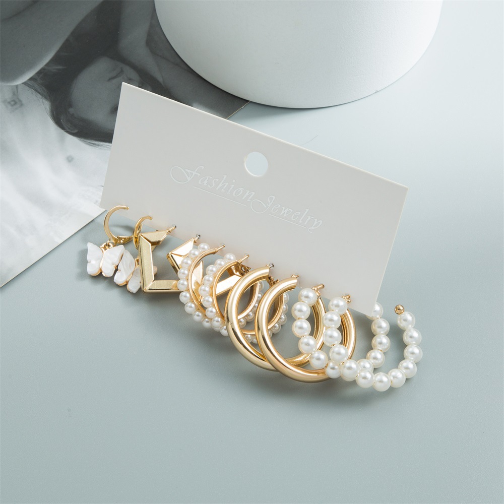 New European and American resin butterfly pendant circle earrings set, creative and simple pearl stud earrings 5-piece set Application Scenario