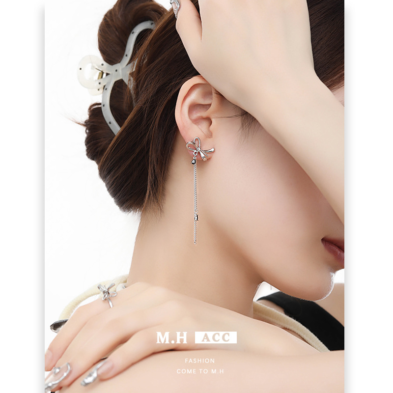 Korean high-end bow earrings 925 autumn/Winter simple style stud earrings Original niche design silver earrings Specification drawing
