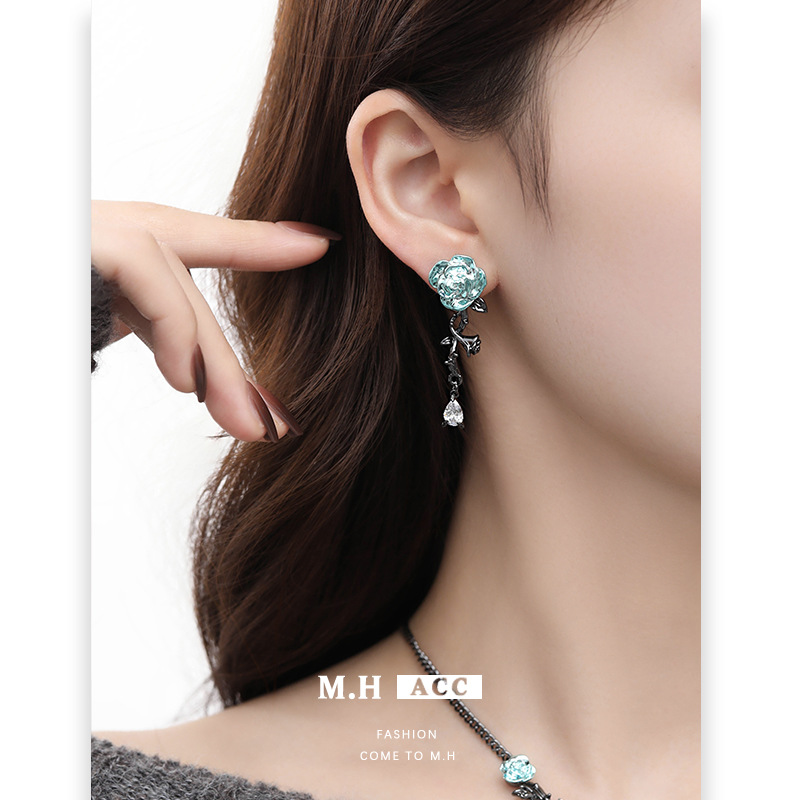New Chinese-style ice-transparent rose vintage stud earrings, high-end, light luxury, niche earrings, personalized and creative, fresh and simple earrings details Picture