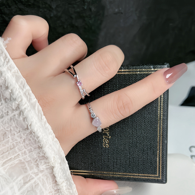 Minimalist pink diamond cross opening ring, a unique design with a heart for women, exudes a sense of sophistication, sweetness, coolness and fashion, making it a trendy index finger ring full figure