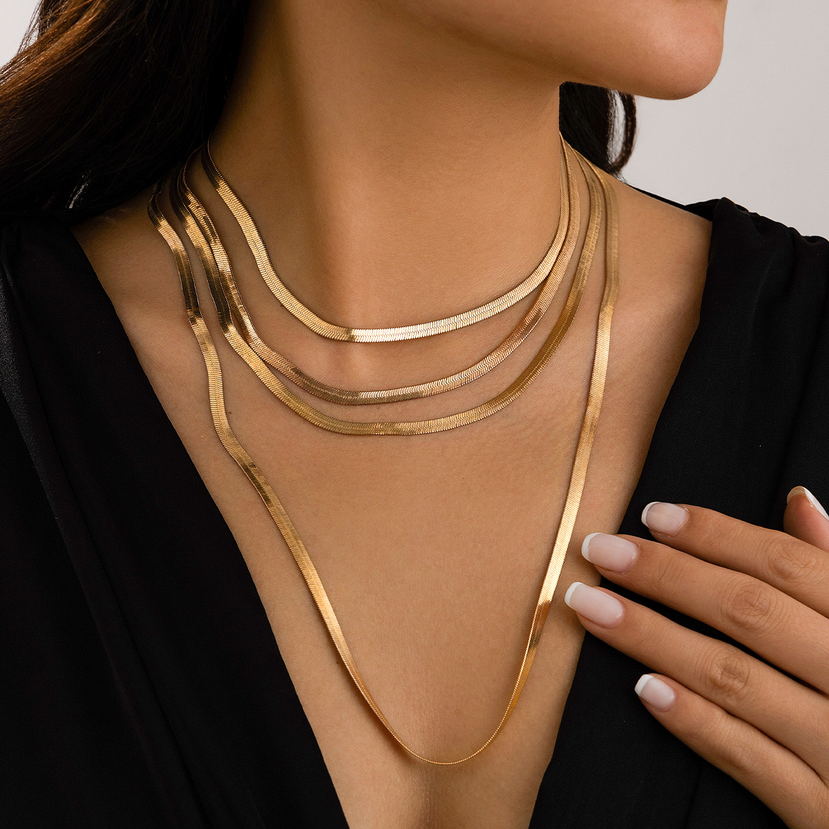 European and American cross-border jewelry, ins style, versatile flat snake bone Necklace high-end tassel multi-layer collarbone chain full figure