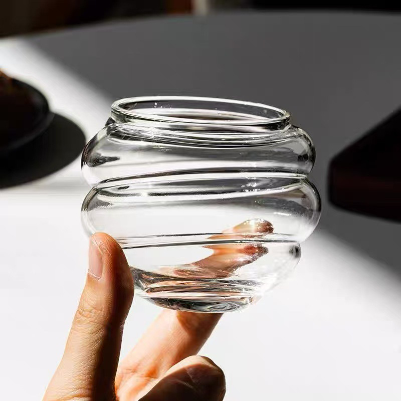 Spiral cup, milk coffee cup, high borosilicate glass single-layer cup, heat-resistant transparent drinking cup, high appearance level glass cup Application Scenario