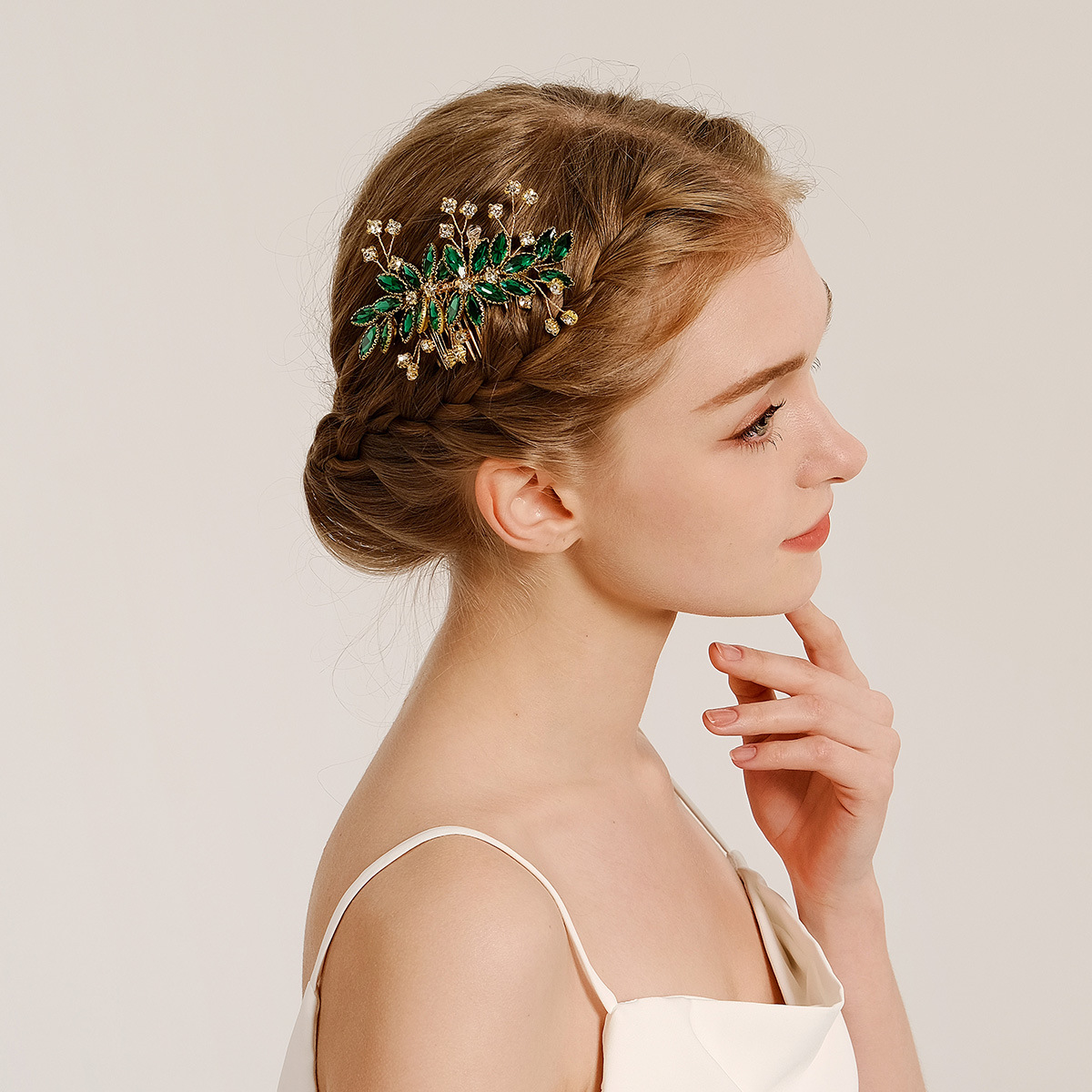 New Chinese-style forest-themed hair accessories, elegant handcrafted beaded bangs, side-inserted combs, Xiuhe ancient-style updo hair, water diamond hair combs full figure