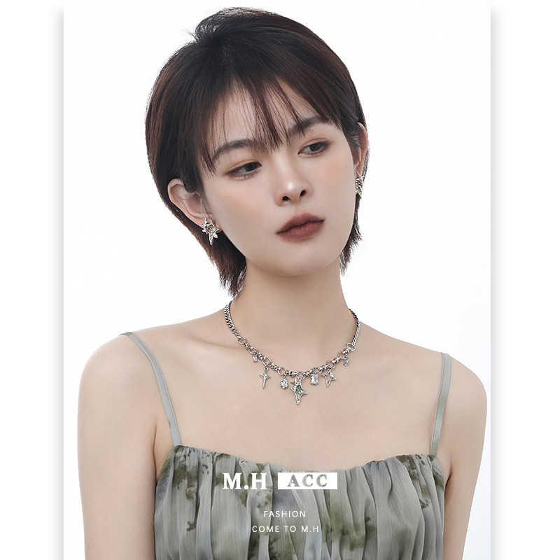 Ins-style exquisite four-pointed star gradient necklace, women's light luxury and niche design sense collarbone chain, fresh and sweet necklace Specification drawing