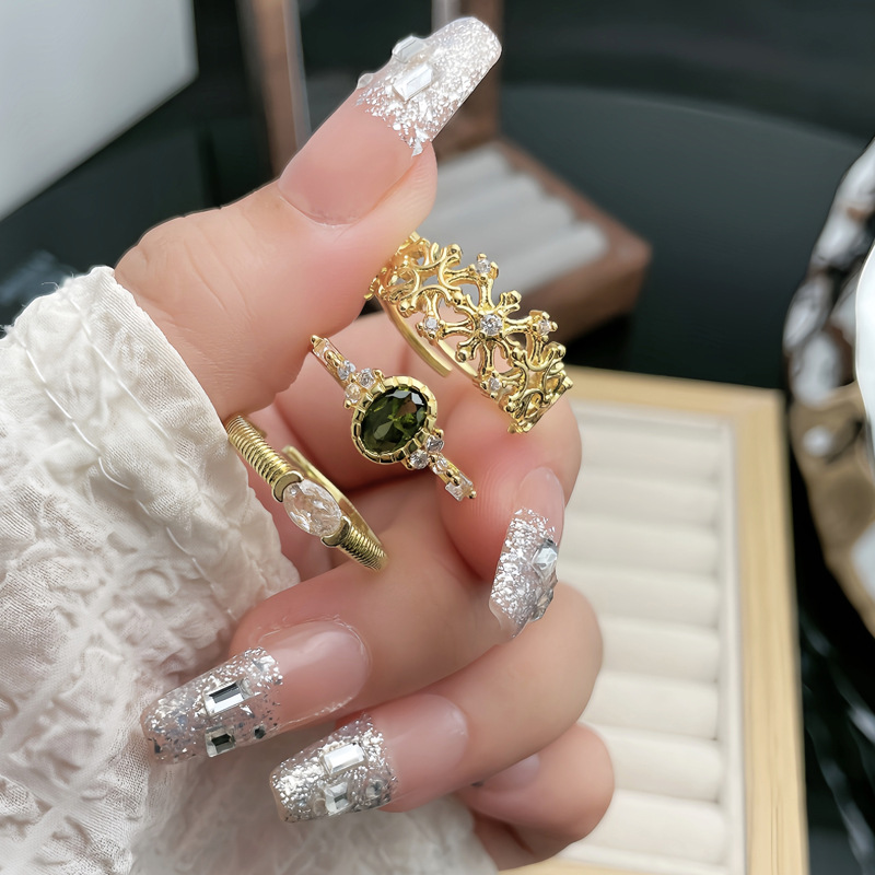 An irregular lace cutout retro fashion ring with a European and American personality, a simple and elegant brushed index finger ring with a cold and elegant style for women details Picture