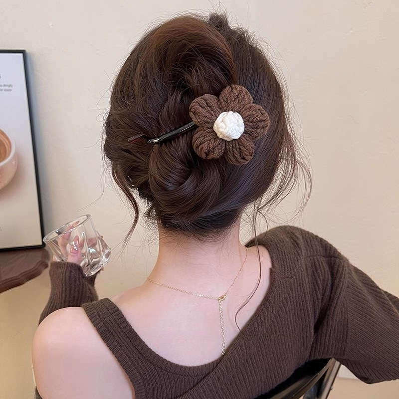Spring and Summer wool flower one-line twist hair clip for women, 2025 new style high-end back hair clip hair accessory Specification drawing