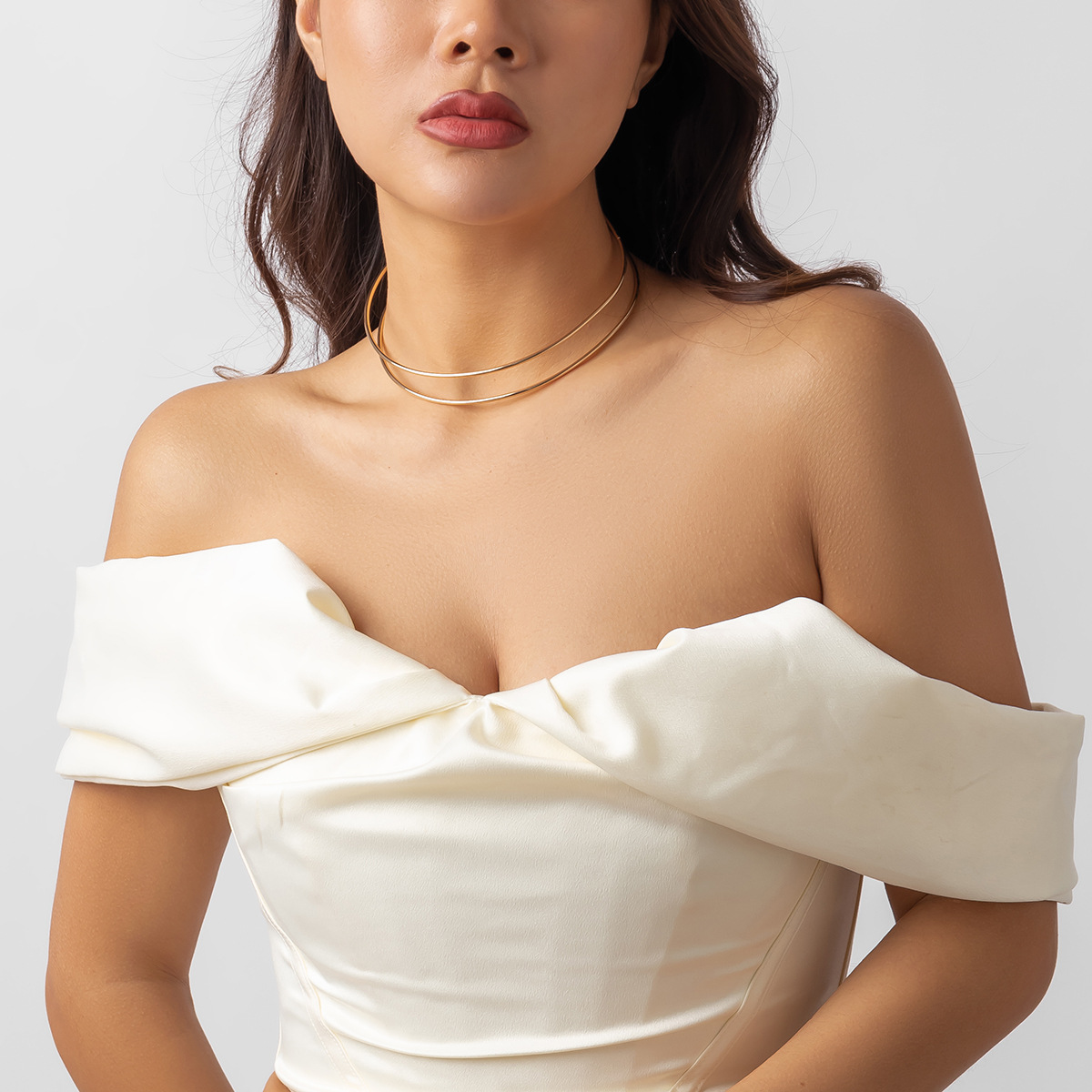European and American cross-border accessories: Simple collarbone chain with open lines, geometric neck ring, metallic style, sweet and cool punk collar for women Specification drawing
