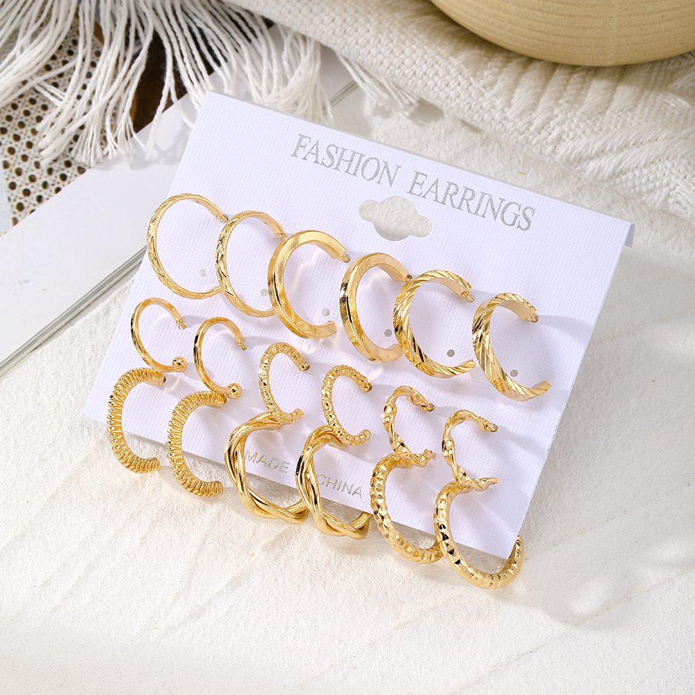 This is a popular cross-border fashionable and simple earring set from Europe and America. It is a versatile, individualistic, exaggerated, elegant and high-end earring accessory Specification drawing