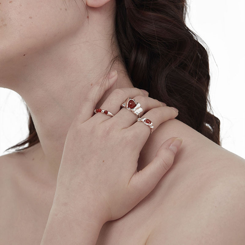The 2022 Fuguang Series opal open ring for women on Instagram features a high-end, niche, individualistic and trendy design Application Scenario