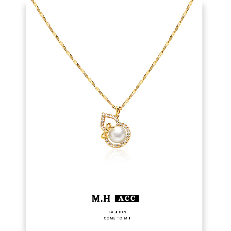 Retro gourd pearl necklace, women's light luxury style, high-end collarbone chain, 2024 new style, personalized trend pendant wholesale Application Scenario