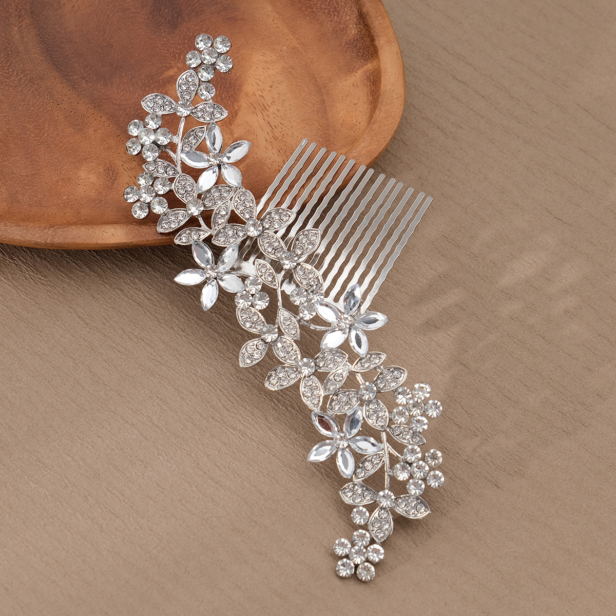 Cross-border bride headwear, alloy water diamond comb, fashionable wedding accessories, hair accessories, ancient-style photo album, hair crystal comb Specification drawing